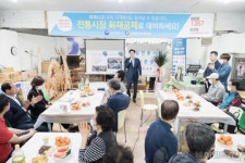 이정훈 강동구청장, 명일전통시장 방문