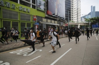 미 안보보좌관 “중국, 홍콩보안법 처리하면 제재”…홍콩 특별지위 박탈 경고