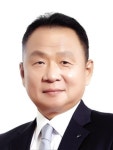 [줌인리더스클럽] 그룹 내 ‘코어’ 부상…두산인프라코어의 힘