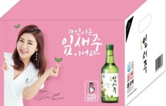 보해 ‘잎새주’ 송가인 분홍색박스 한정판 출시