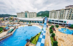 워터롤러코스터 타고 골프 치고…남도의 에버랜드 ‘중흥 골드스파＆리조트’