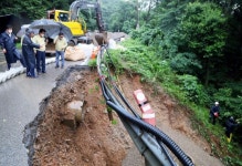 “동에번쩍 서에 번쩍”..백군기, 호우피해 현장점검