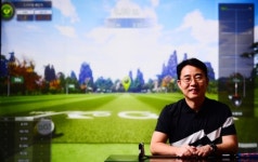 연습·게임 동시에…더케이골프, 스크린에 새 필드 열어