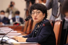 ‘4주택자’ 김진애 “집 팔라 한 노영민 과했다…재산권 자유 누려야”