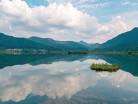 살랑살랑 가을바람 맞으며 동네 한바퀴…걸음걸음 작은 행복