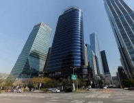 [단독] 밸류애드 성공사례…여의도 O2타워 매물로