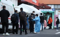 연일 신규 확진자 세 자릿 수…이런 추세라면 1.5단계 격상될 듯
