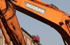 8000억 두산인프라코어 소송, 막판 뒤집기 성공한 법무법인 화우 [법조플러스]