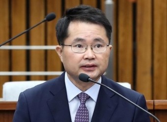 “우병우 변호한 사람을…” 여운국 공수처 차장 임명 반대 靑청원