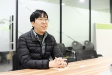 스테어게임즈 김재영 대표, 액션성 살린 신작 어비스, 첫 미션은 롱런