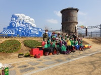 밀양시, 삼랑진역 급수탑에 철쭉 등 봄꽃 2000여주 식재