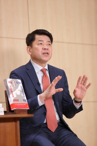 김준형 현 국립외교원장 “미국이 가스라이팅”…‘한미 동맹 신화’ 파헤쳐