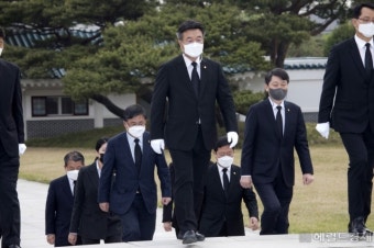2025년 새해, 여야 지도부 현충원 참배로 국가 영웅 기리며 희망 다진다