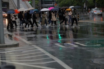 봄비, 오후에 전국으로 확대…어린이날 새벽에 그쳐