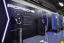 전기차 질주 완성차업계, ‘충전 인프라’ 속도전에 꽂혔다 [헤럴드 뷰-전기차 충전소 그림의 떡]