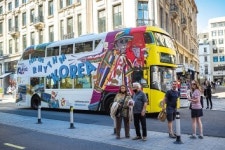 런던 명물 2층버스 ‘K팝·한국매력’ 싣고 달리다