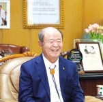 1962년, 성실을 먹고 산 열아홉살 미장공이 건설업계 巨木으로