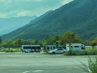 화장실서 식기 세척·샤워…설악동 공용주차장 난장판