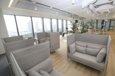 “자율주행 방역, 우편로봇 배송까지” KT, 미래형 ‘AI타워’ 구축