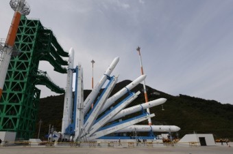 [영상] “한국도 우주로 간다” 발사 임박, 우뚝 올라선 누리호