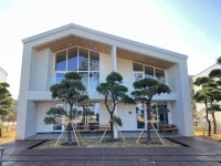 ‘캠핑 성지’ 망상오토캠핑, 화마 딛고 2년만에 준공식