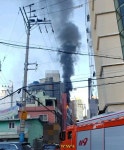 서울 중랑구 모텔서 불, 투숙객 2명 연기 마셔 병원行