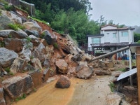 [단독] 조용한 담양 시골마을, 옹벽 붕괴로 ‘이웃 간 앙숙’