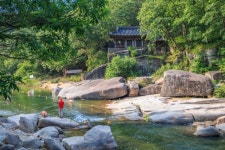 발품 만으로 가던 화양구곡에 무료 전기버스 운행