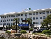 검찰, 장흥군청 압수수색…승마장·마을방송사업 자료 확보