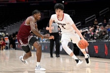 이현중 '한국인 2호' NBA 드래프트 도전…선발 전망은 '불투명'