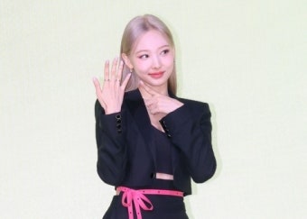 트와이스 나연, 美 ‘빌보드 200’ 7위…역대 K팝 솔로 최고 순위