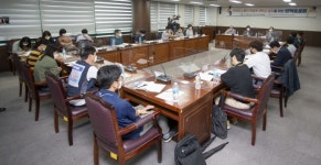 이민근 안산시장, 경기도 1호 ‘노동자 작업복 세탁소’ 추진