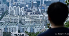 [헤럴드pic] 5년 만에 소위통과…재건축 급물살 타는 은마아파트