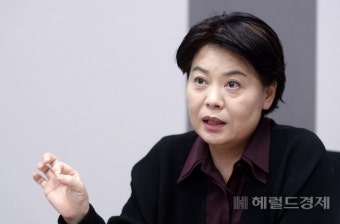 윤희숙 “‘넌 미녀 4인방도 못 끼냐’고 하더라…외모 평가 지양해야”