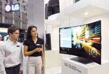 스마트홈에 친환경 더하고...영화관·게임장으로 깜짝 변신