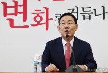 [헤럴드pic] ‘비대위원장직 거부 의사’를 밝히는 주호영 국민의힘 전 비대위원장