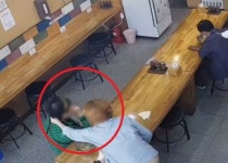 머리카락 뽑아 우동에 넣고 “환불해달라”…자작극에 속은 사장님 분통