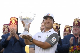 ‘김주형 신드롬’ PGA투어 강타…우즈 소환시킨 20세 신동