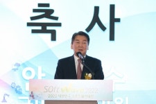 尹 멘토 신평 “안철수, 2025년 당권 노려야”… 사실상 ‘교통정리?’