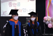 [영상] 폐교 위기에도 온 마을이 모였다…“아이들이 결국 희망”