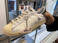 [영상] “제니 신발 사러 24시간 기다렸다”…국내 최대 ‘명동 아디다스’ 어떻길래[르포]