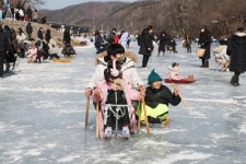 안동 암산얼음축제 개막…추억 속 동심 여행 겨울 감성 만끽