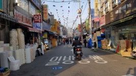 “폐업 후 노가다, 셔터 내리고 불법 전단 찍어도 몰라…사라져가는 인쇄소