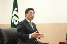 [K웰니스, 뛰는 이들<29-2>] 김춘진 사장은 누구? 김치 세계화 등 전세계 K푸드 흥행 주역