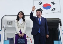 尹대통령 부부,  4박6일 프랑스·베트남 방문 마치고 귀국길