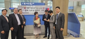 ‘민주화 심볼’ 뤼쉬렌 전 대만 부총통의 평화 메시지