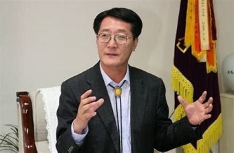 ‘1심 징역형’ 박우량 신안군수, 항소심서 혐의 부인