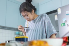 “라면 자주 먹으면 큰일?” 아무도 몰랐다… ‘장’이 줄줄 새는줄