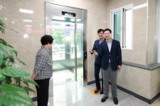 이상일 용인시장,‘행복’승강기·쉼터 화장실 약속 지켰다