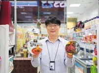 “GS25, 32개국 500개 상품 수출...한글표기 포장 인기”